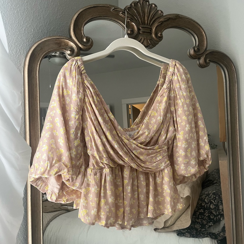 Floral cropped blouse